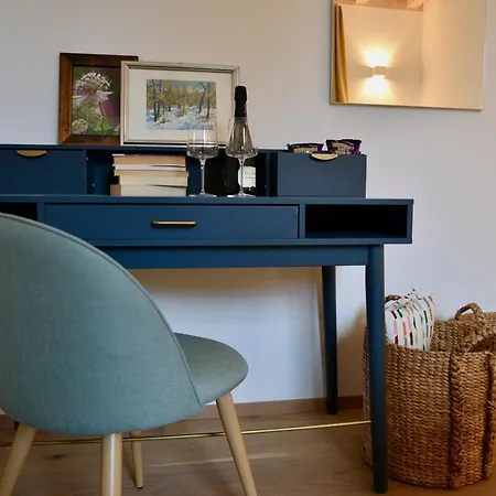 Nocleg ze śniadaniem Nine Shared *