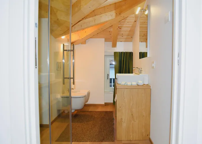 Nine Shared Bed & Breakfast *