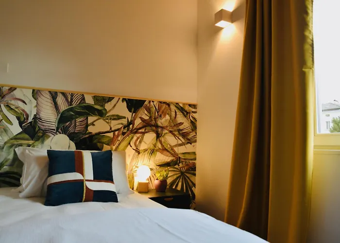 Nine Shared Bed & Breakfast *